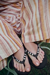 CHARM FLAT SANDALS