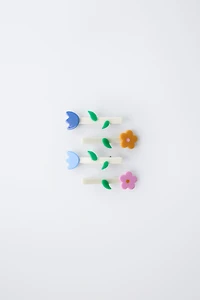 FOUR-PACK OF FLOWER HAIR CLIPS
