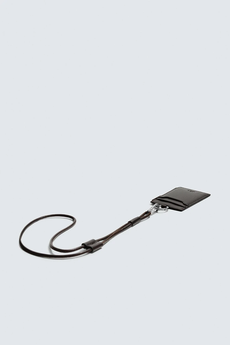 LEATHER CARDHOLDER WITH PENDANT