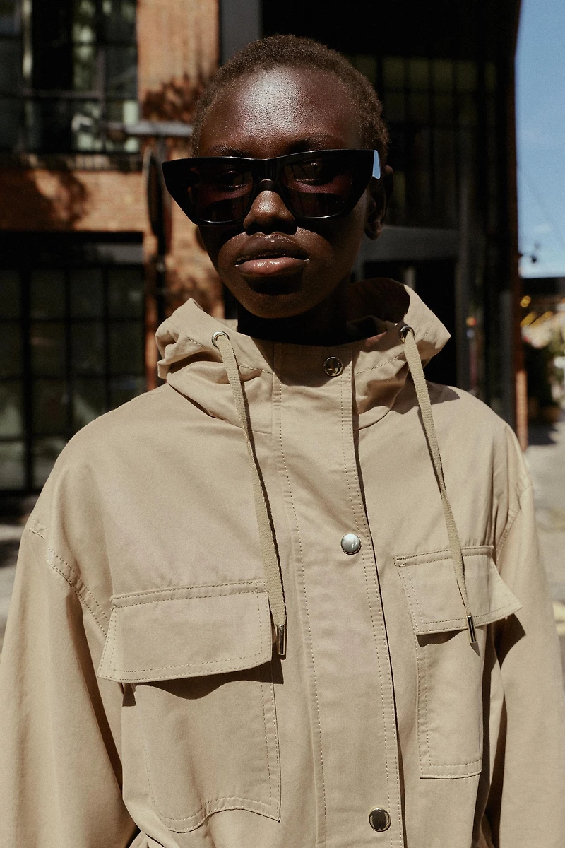 HOODED MULTI-POCKET JACKET