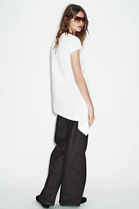 T-SHIRT ASYMÉTRIQUE À MANCHES COURTES