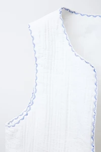 CONTRAST EMBROIDERY PADDED VEST