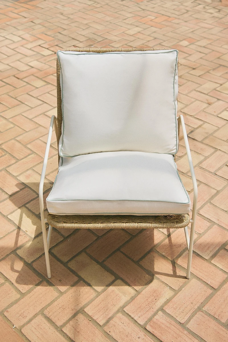 OUTDOOR CHAIR CUSHION WITH PIPING