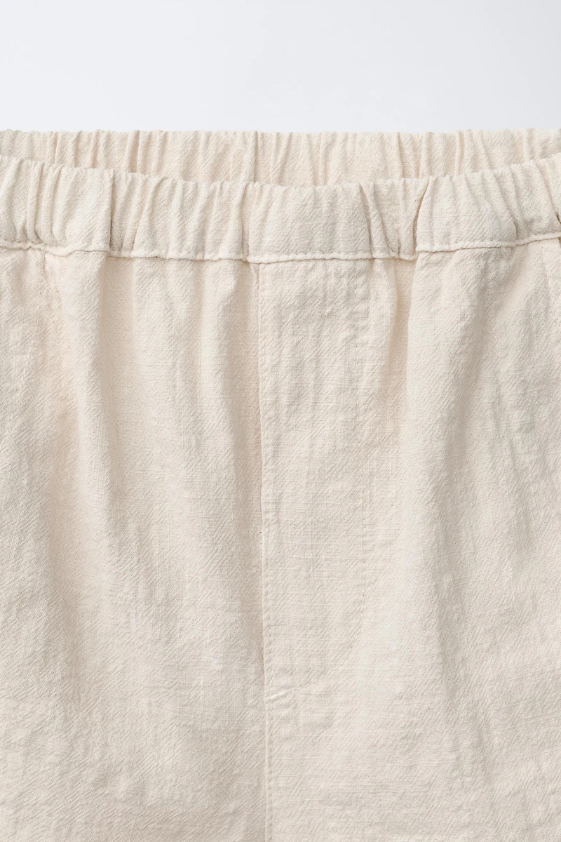 TEXTURED SHORTS