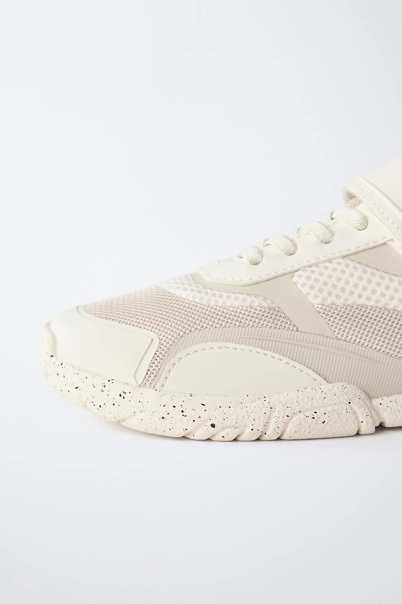 BAREFOOT SNEAKERS
