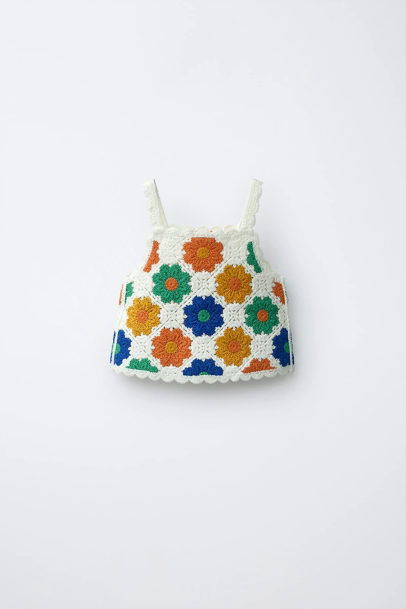 TOP EN MAILLE CROCHET À FLEURS