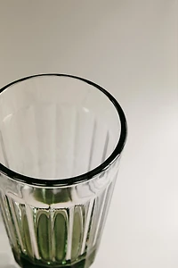 RAISED GLASS TUMBLER WITH A COLORED BASE