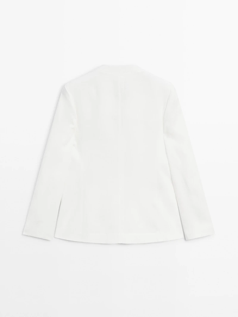 100% linen blazer with lapel detail
