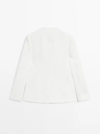 100% linen blazer with lapel detail
