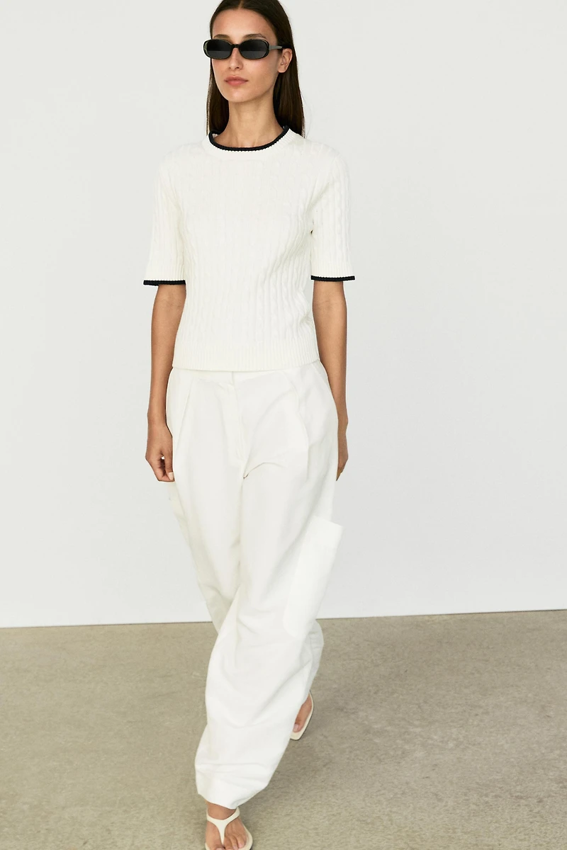 Short sleeve cable-knit sweater