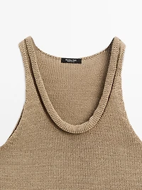 Crop top with neck detail
