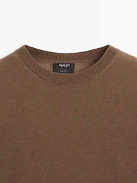 100% wool fine knit crew neck sweater