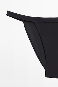 Triangle bikini bottoms