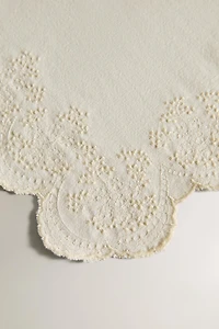 EMBROIDERED BLONDE LACE PLACEMAT