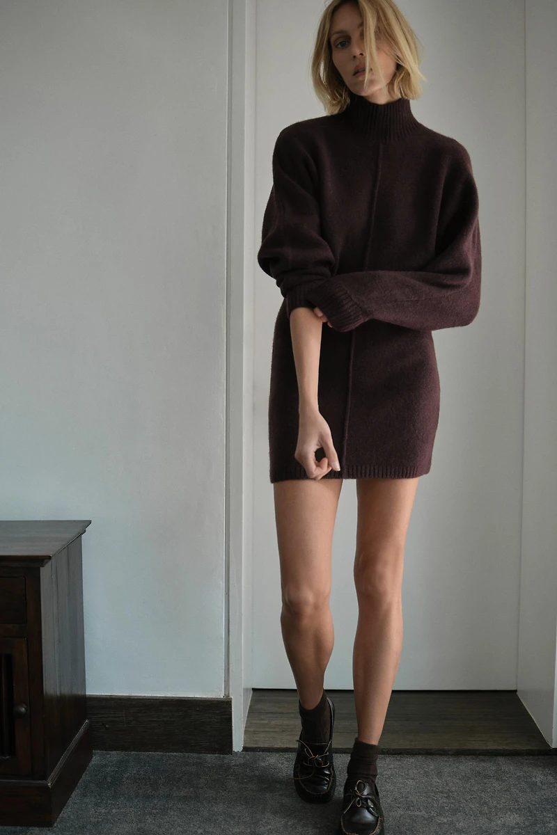 ROBE COURTE EN MAILLE DOUCE