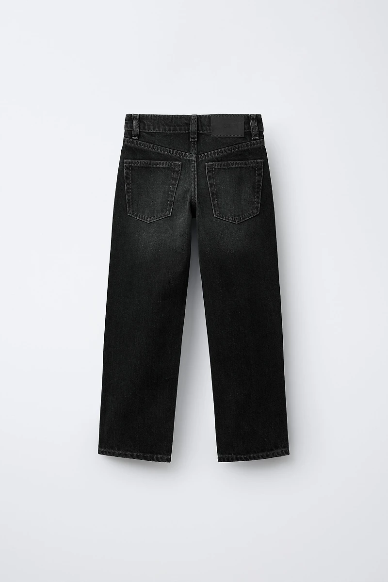 STRAIGHT LEG JEANS