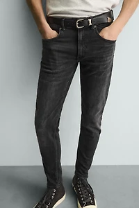 SKINNY FIT JEANS