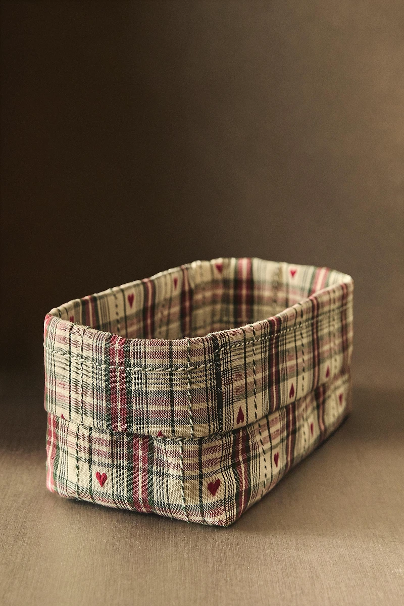 CHRISTMAS BREAD WITH HEARTS