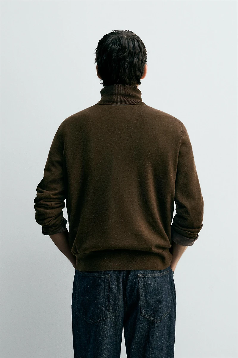 100% WOOL TURTLENECK SWEATER