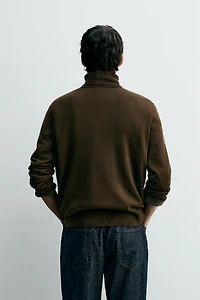 100% WOOL TURTLENECK SWEATER