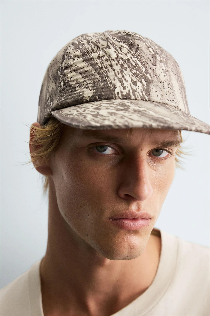 ABSTRACT PRINT CAP