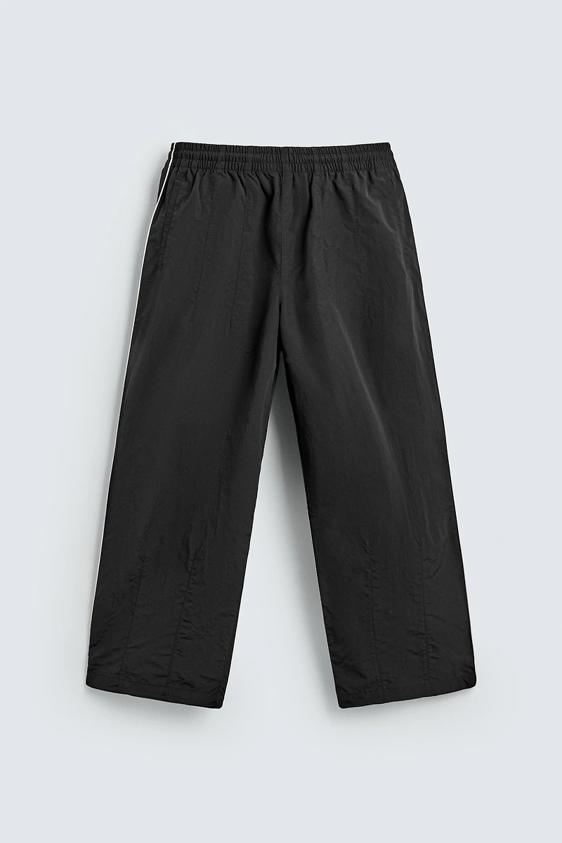 PANTALON JOGGER TECHNIQUE À BANDES CONTRASTE