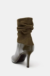 CRINKLED EFFECT LEATHER ANKLE BOOTS
