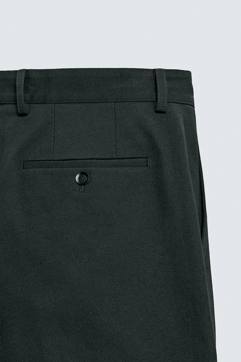 PLEATED TEXTURED PANTS