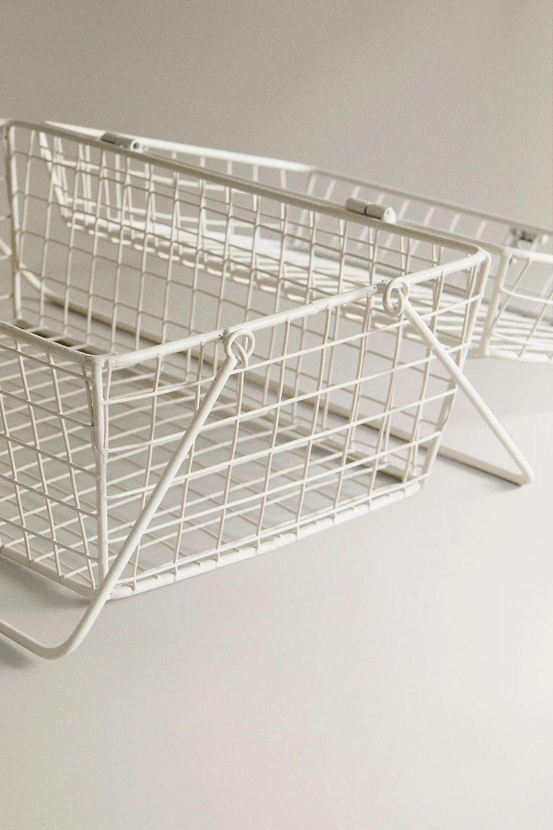 METAL STORAGE BASKET WITH HANDLES