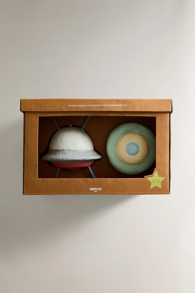 SET OF FLYING SAUCERS (SET OF 2)