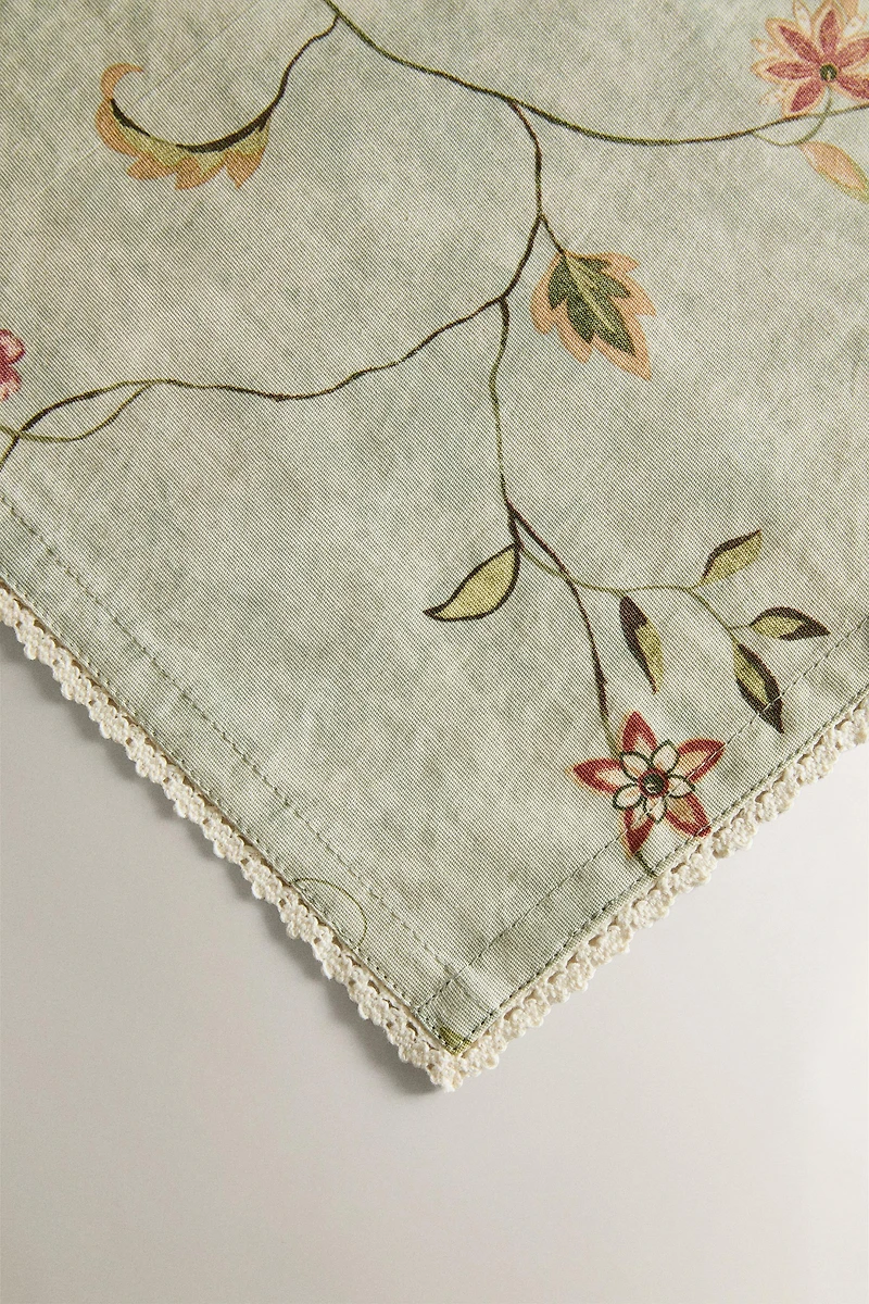 FLORAL PRINT AND LACE TRIM TABLE RUNNER