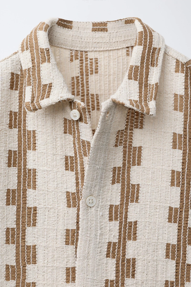 TEXTURED PRINT SHIRT