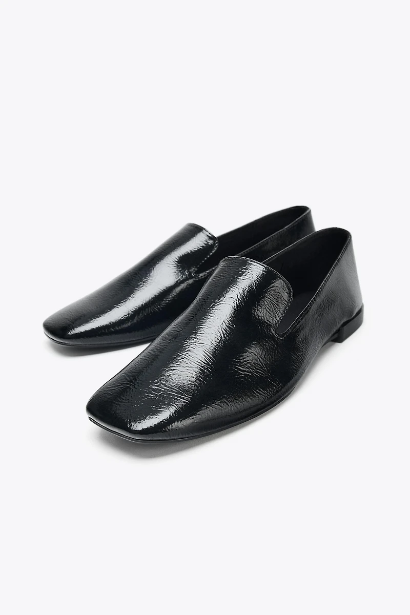 MOCASSINS À EFFET VERNI