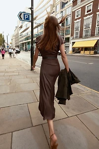 ROBE MI-LONGUE COL BÉNITIER AVEC CEINTURE
