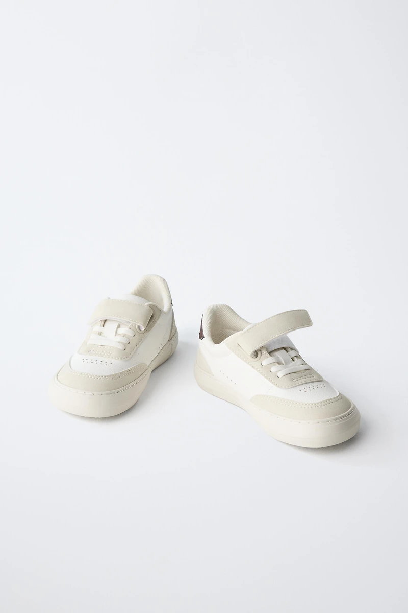 CONTRAST BAREFOOT SNEAKERS