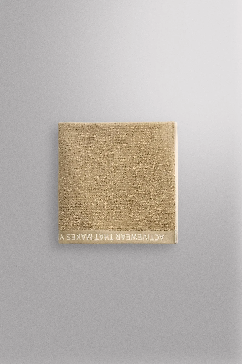 GRANDE SERVIETTE D'ENTRAÎNEMENT