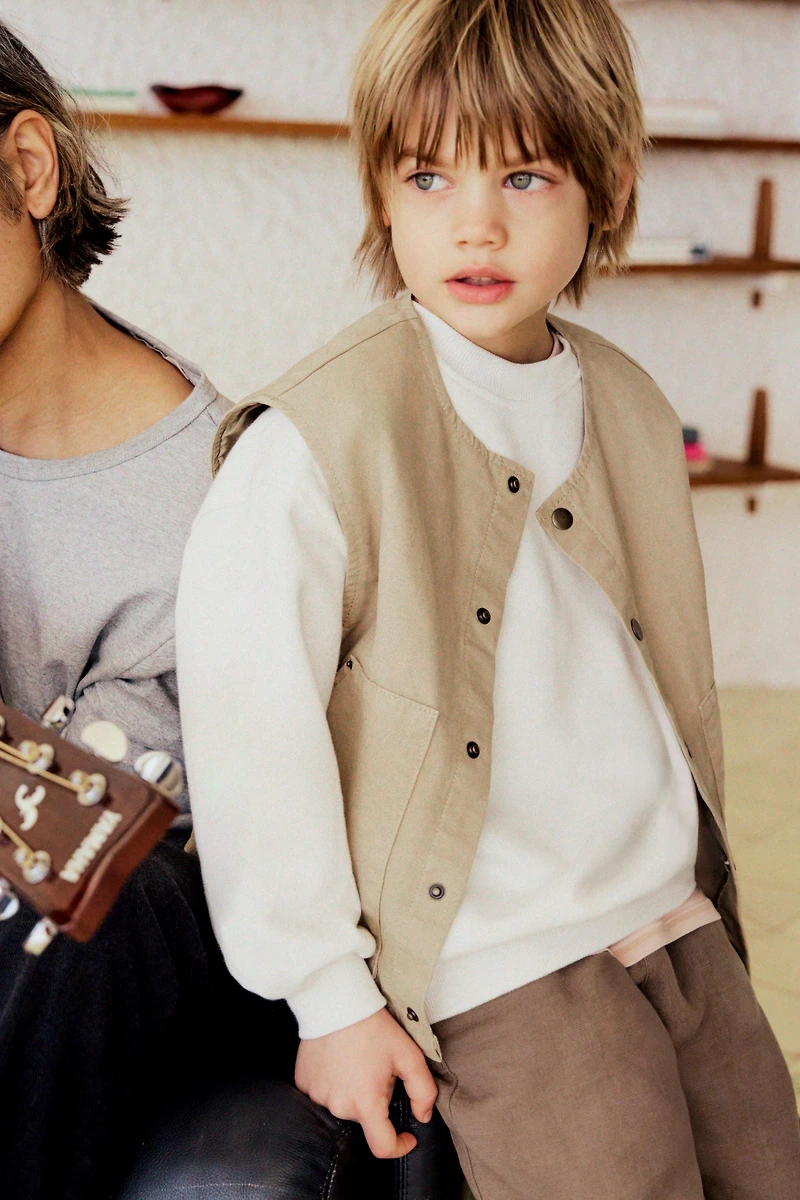 EMBROIDERED SWEATSHIRT