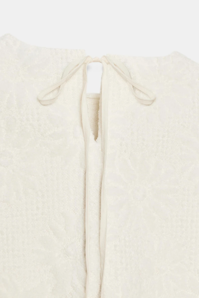 PUFF SLEEVE KNIT TOP