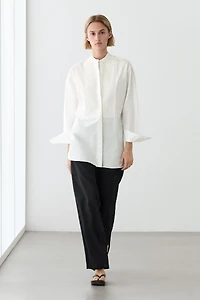 100% cotton poplin shirt with embroidered bib