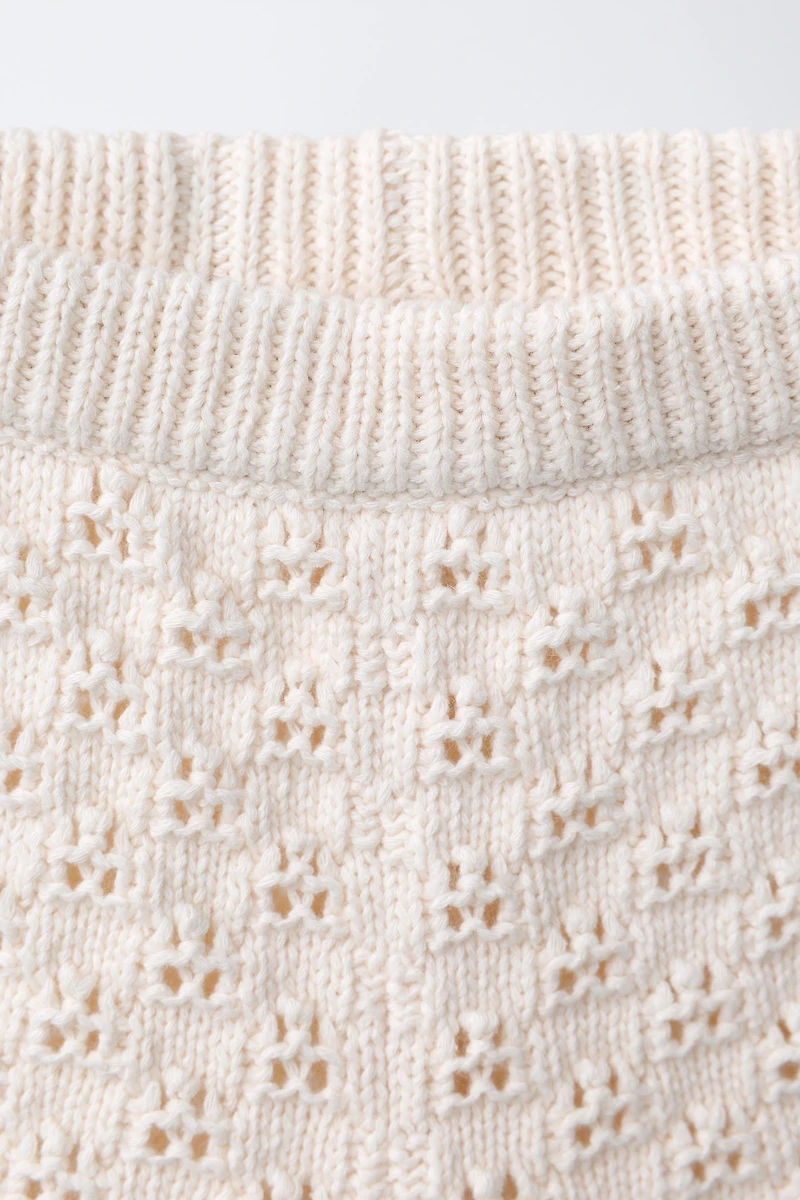 EMBROIDERED CROCHET KNIT SHORTS