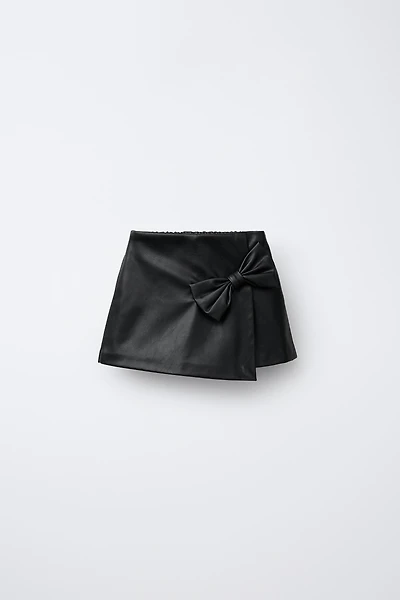 FAUX LEATHER BOW SKORT