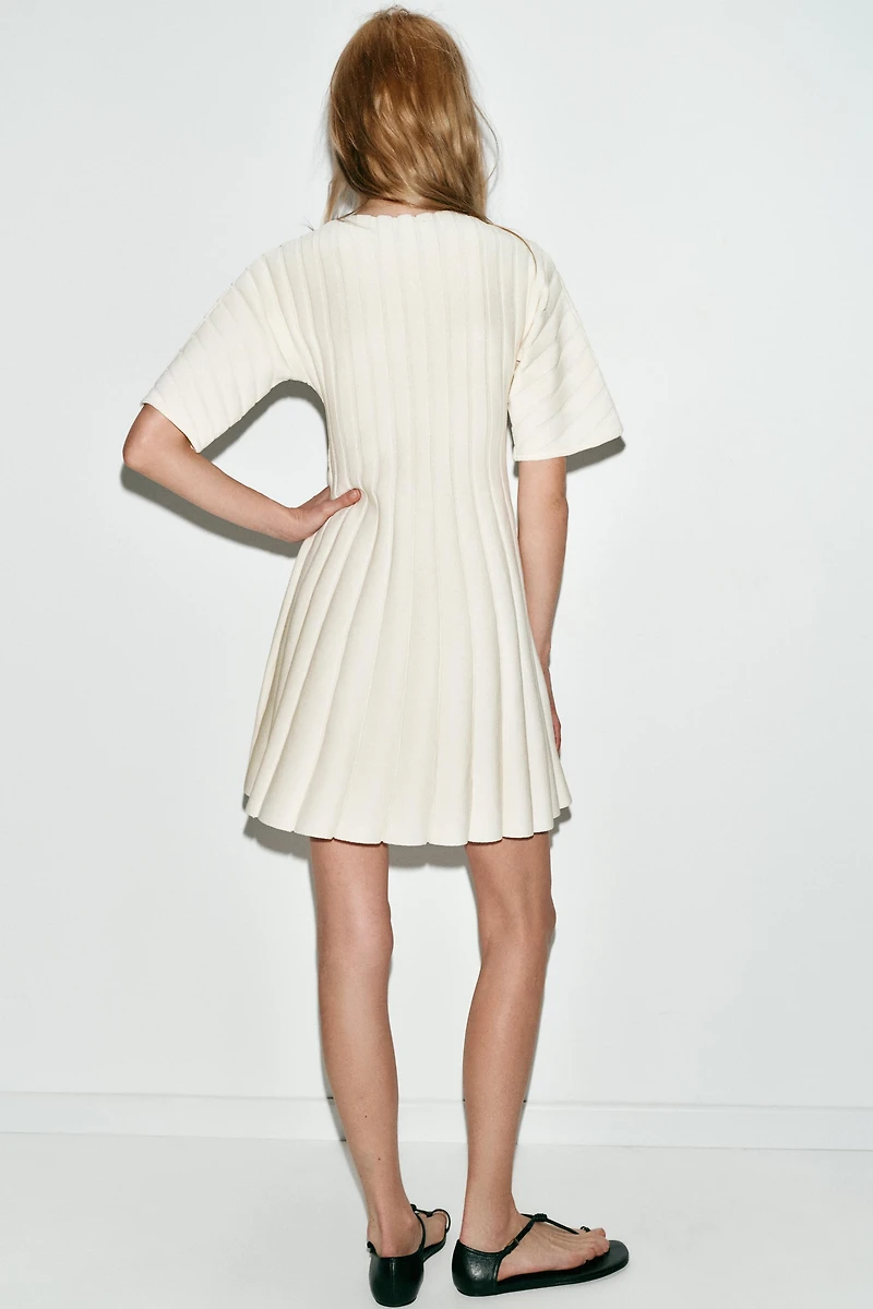 SHORT RIB KNIT BALLOON SLEEVE DRESS