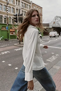 CONTRAST TIE RUFFLE BLOUSE