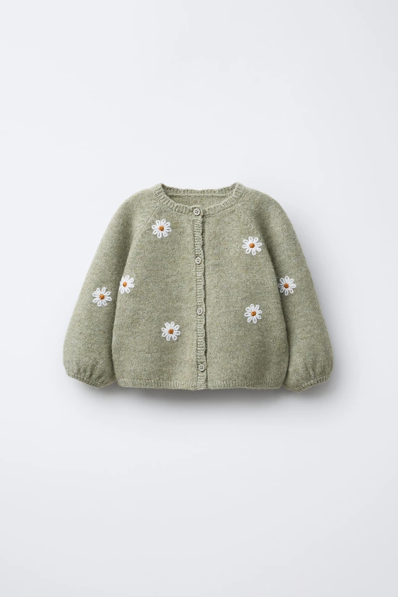 GILET EN MAILLE MARGUERITES BRODÉES