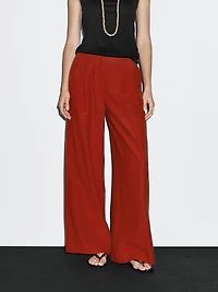 Straight-leg trousers with double dart detail