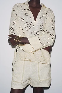 ZW COLLECTION PERFORATED EMBROIDERY BERMUDA SHORTS