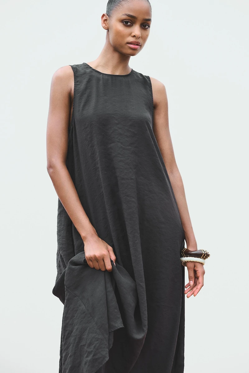FLOWY MIDI DRESS
