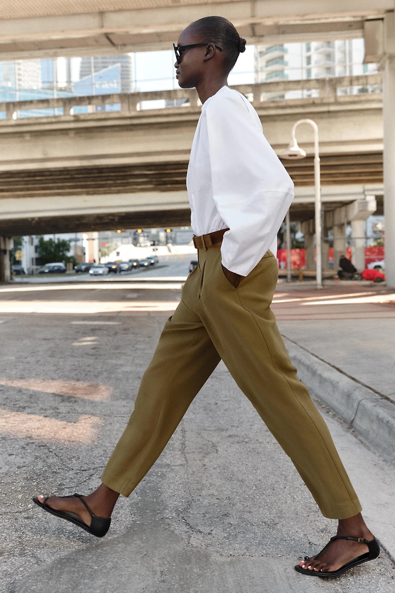 BELTED PLEATED PANTS