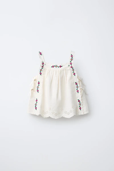 TOP À FLEURS BRODÉES AVEC COTON ET LIN
