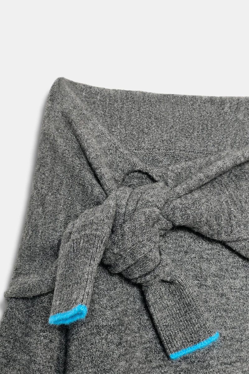 OFF-THE-SHOULDER KNIT SWEATER